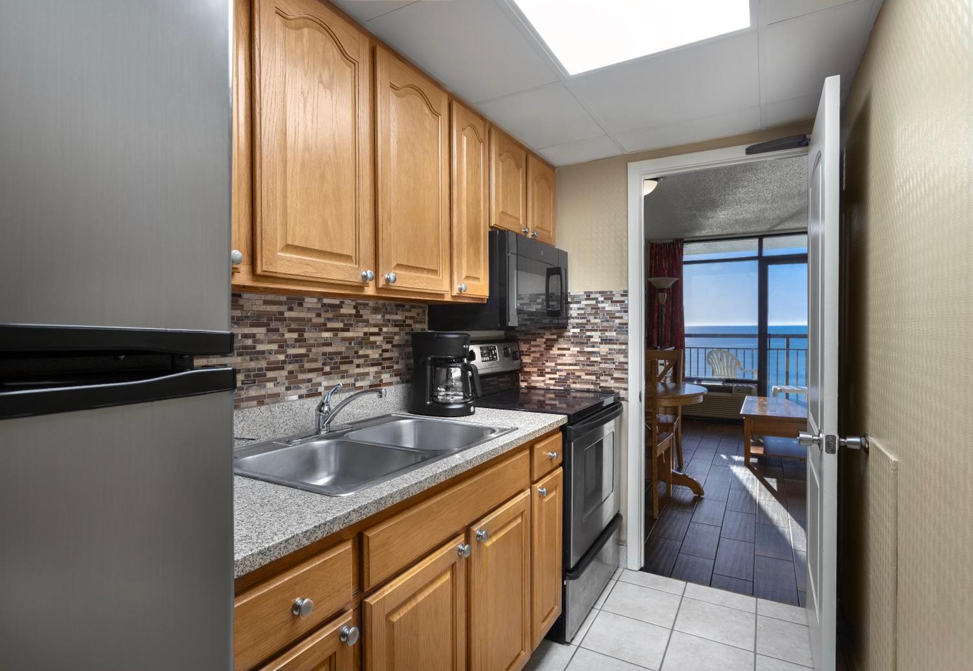 מירטל ביץ' Monterey Bay Suites מראה חיצוני תמונה