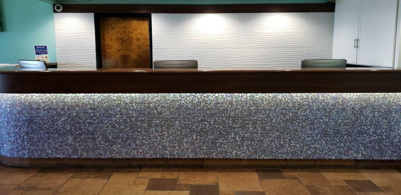 מירטל ביץ' Monterey Bay Suites מראה חיצוני תמונה